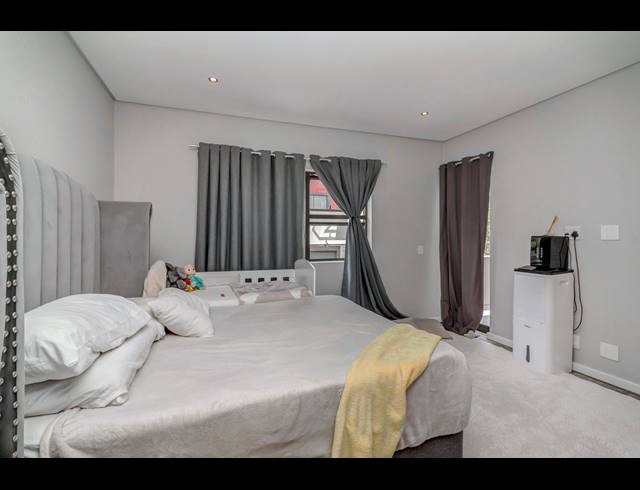 4 BEDROOM CLUSTER TO LET IN CRAIGAVON